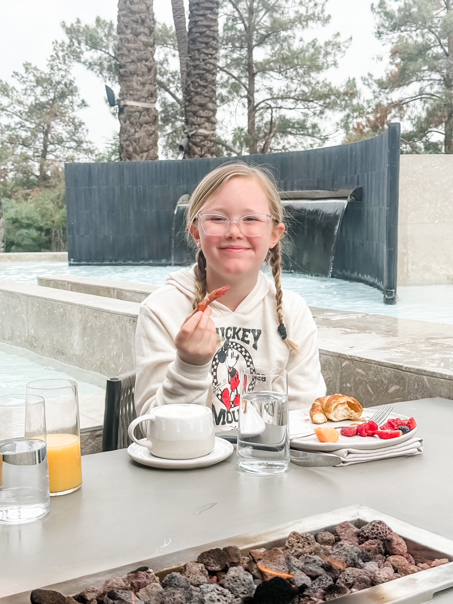 Kid eating breakfast